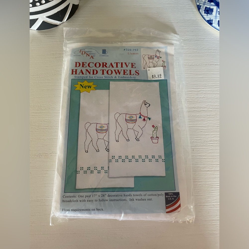 Jack Dempsey Needle Art 320792 Llamas Kitchen Towel White Decorative Hand Towel